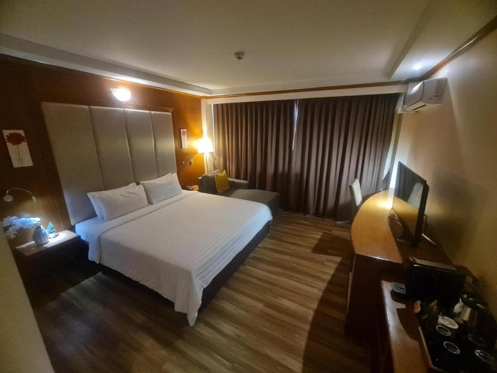 Western Grand Hotel Ratchaburi Ban Bang Kra Exterior foto