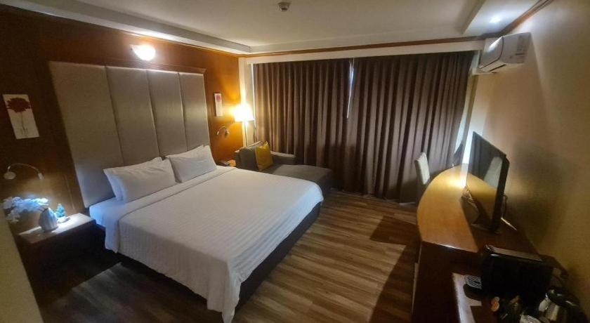 Western Grand Hotel Ratchaburi Ban Bang Kra Exterior foto